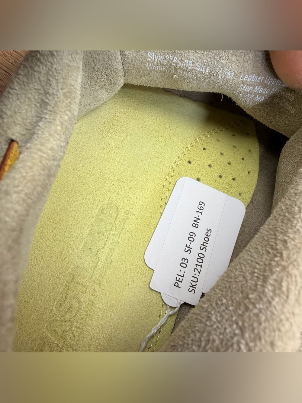 Eastland "Casco" Womens size 7.5 Suede Moccasin Fringe Shoes with Yellow Vamp - Picture 9 of 9